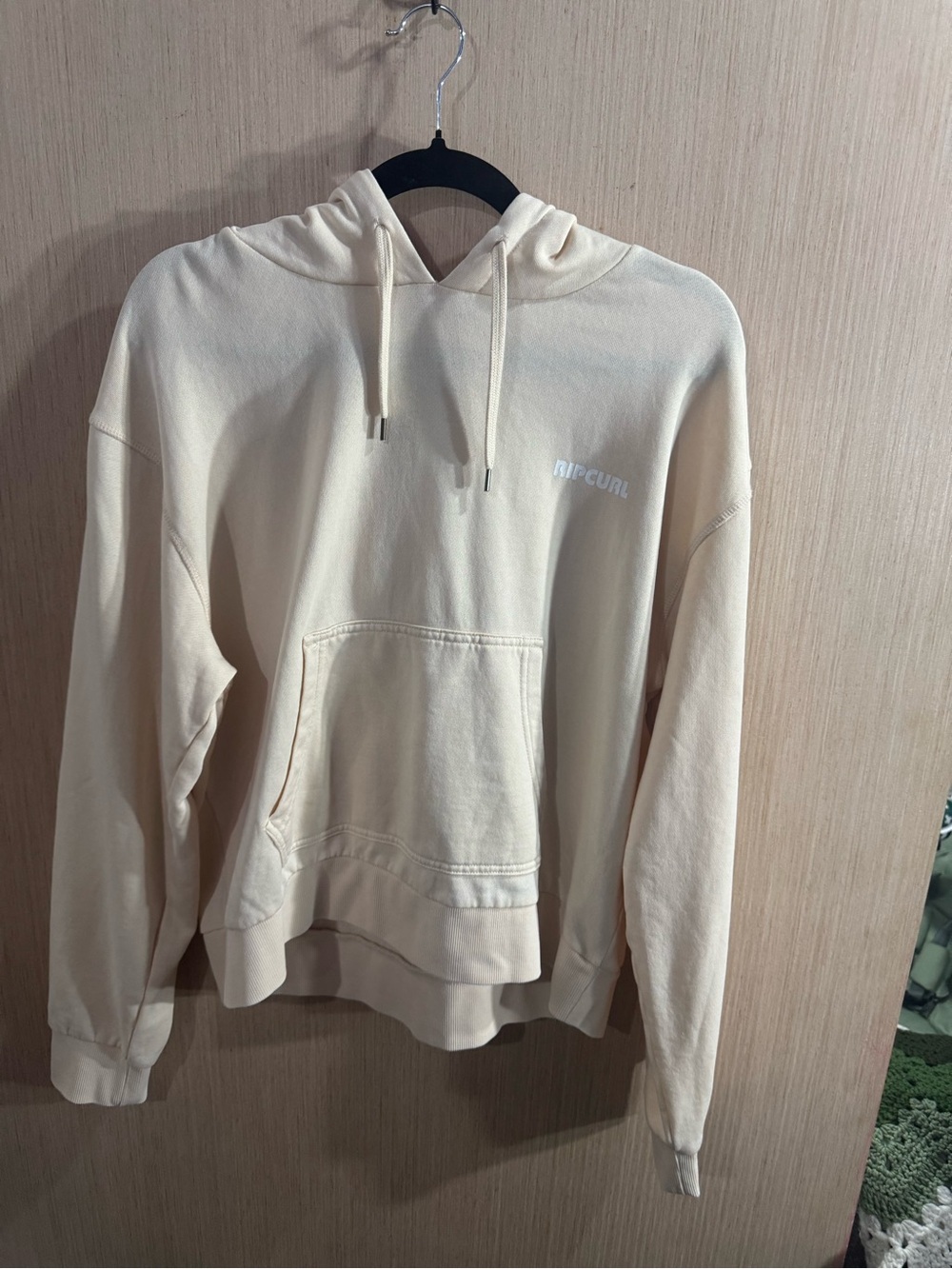 Rip Curl Cream Cropped Pullover Hoodie with Kangaroo Pocket Side Medium